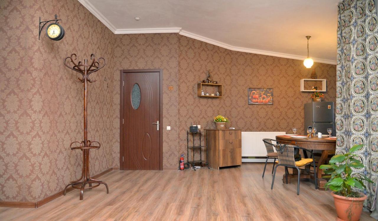 Natia'S Apartment On Dadiani St. Tbilisi Eksteriør bilde