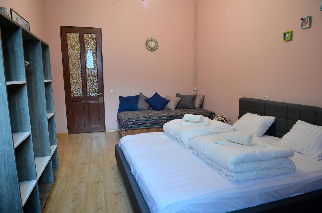 Natia'S Apartment On Dadiani St. Tbilisi Eksteriør bilde