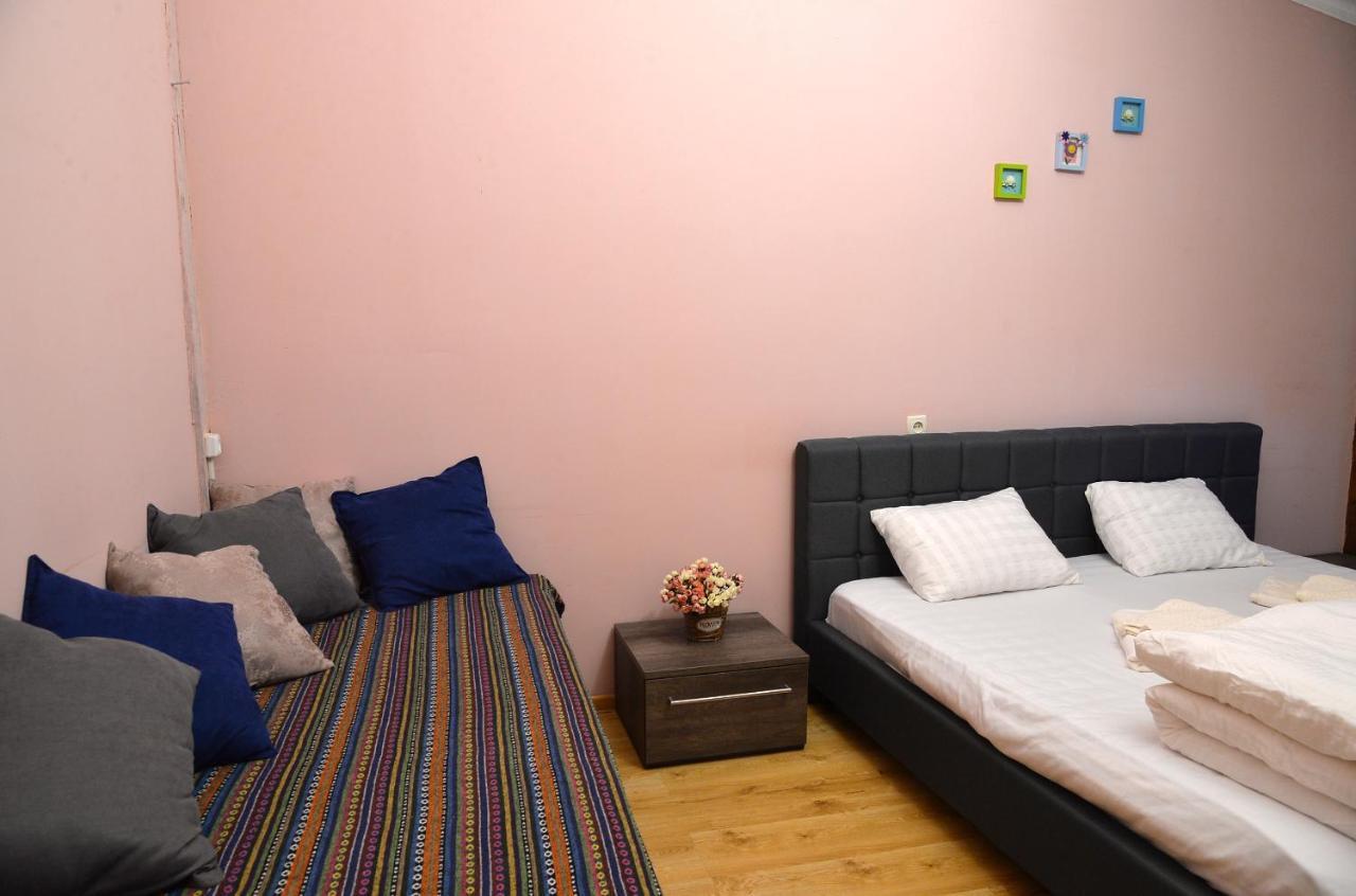 Natia'S Apartment On Dadiani St. Tbilisi Eksteriør bilde